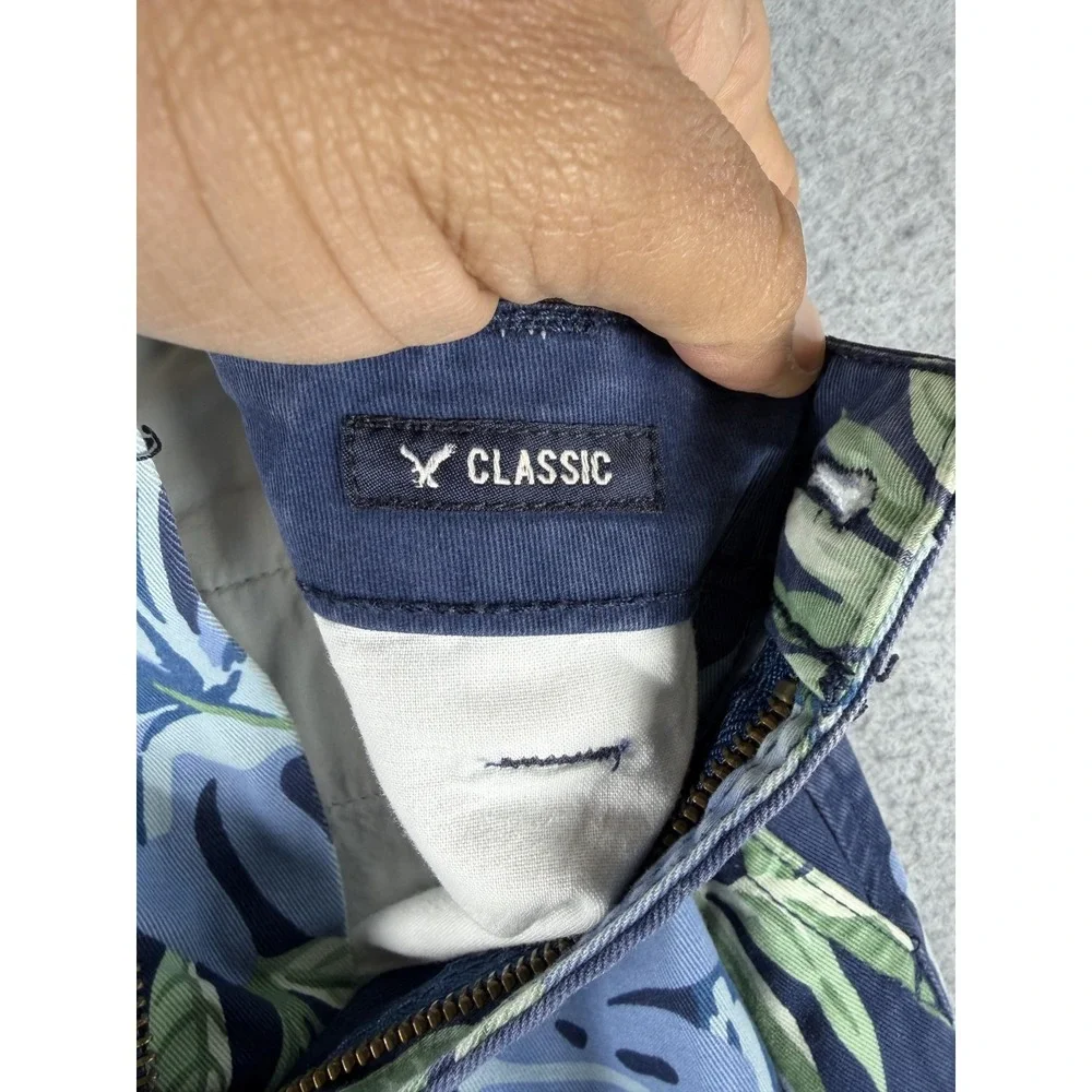 American Eagle Outfitters Shorts Mens 26 Blue Hawaiian Floral‎ Chino Summer